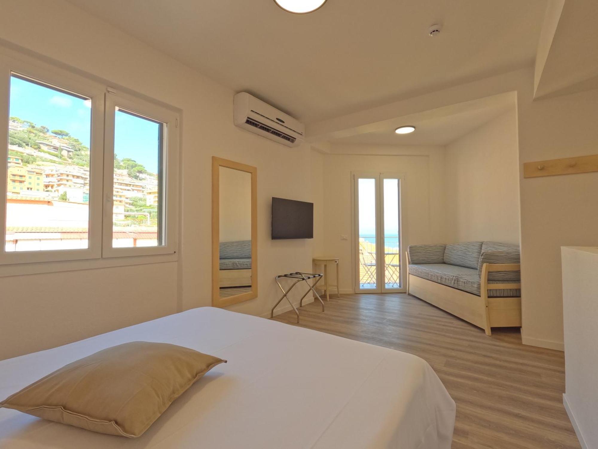 Hotel Week End