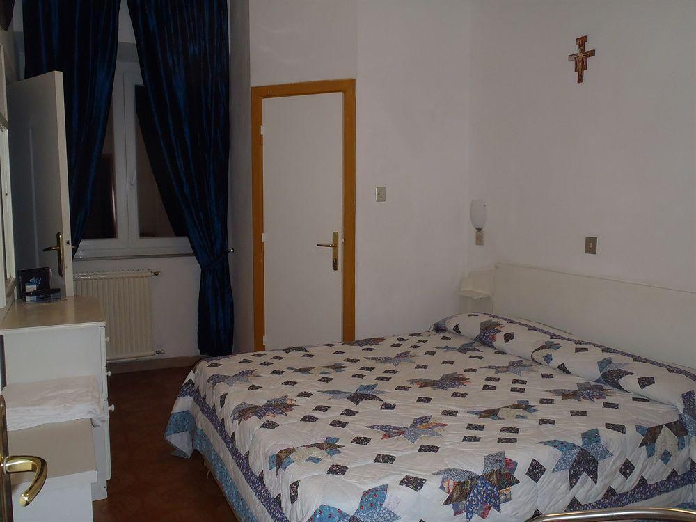 Hotel Week End